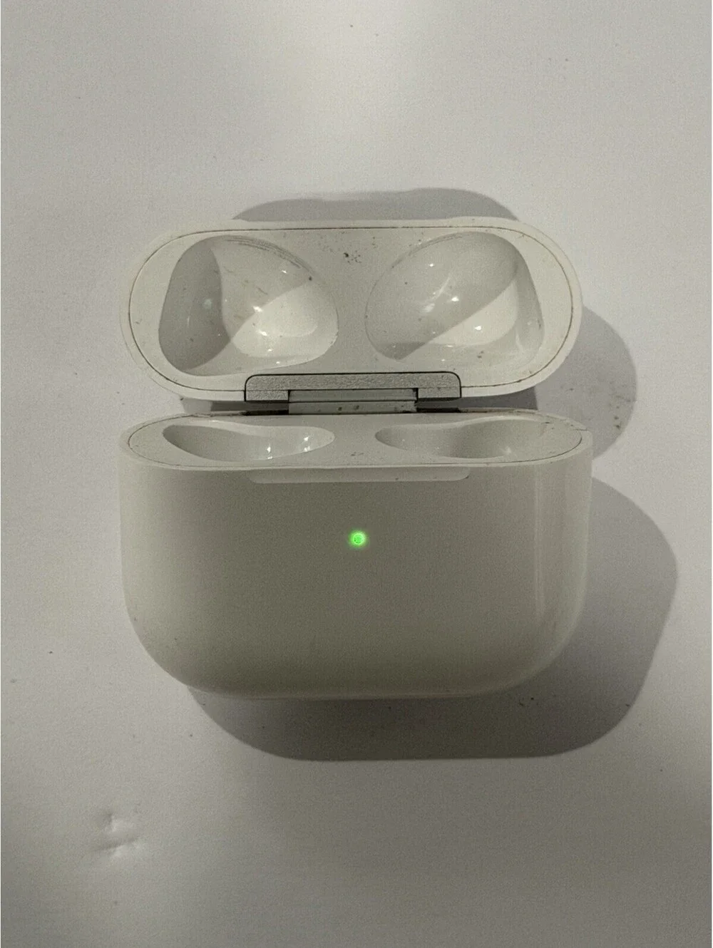 Apple genuine airpods
